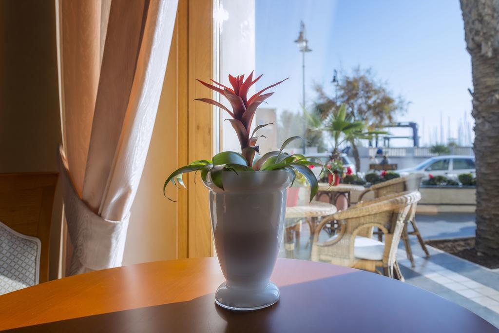 Astura Palace Hotel Nettuno Exterior foto